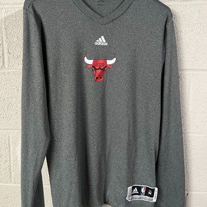 NWOT - Adidas NBA Bulls (Medium)